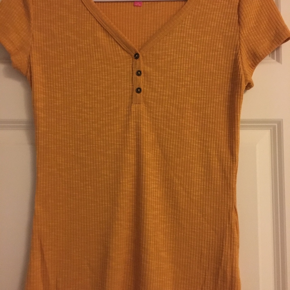 Short sleeve shirt